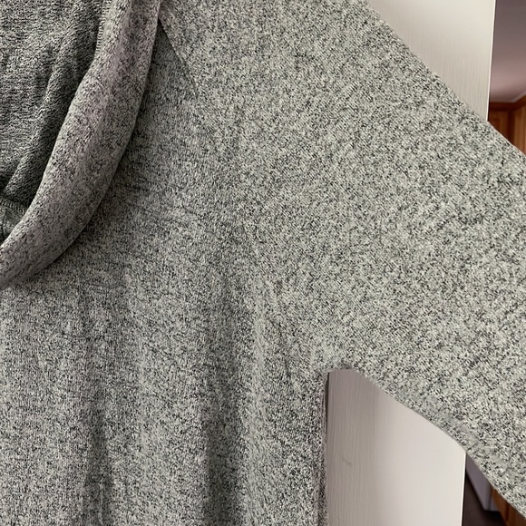 Messimo Hooded Sweater - Picture 10 of 11